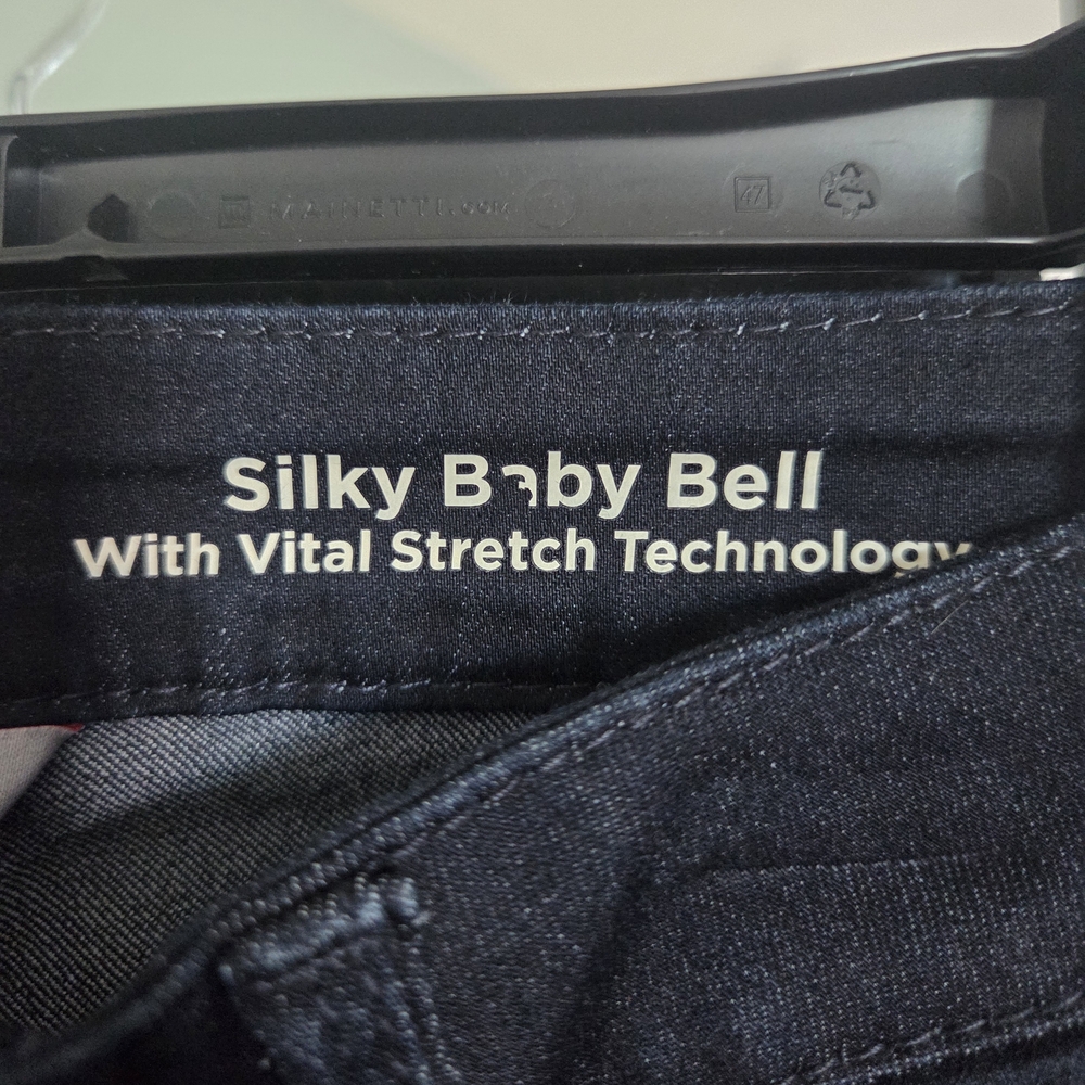 Laurie Felt Women's Black Jeans - Picture 5 of 9